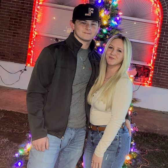 Meet your Posher, Kenzi - Picture 1 of 1